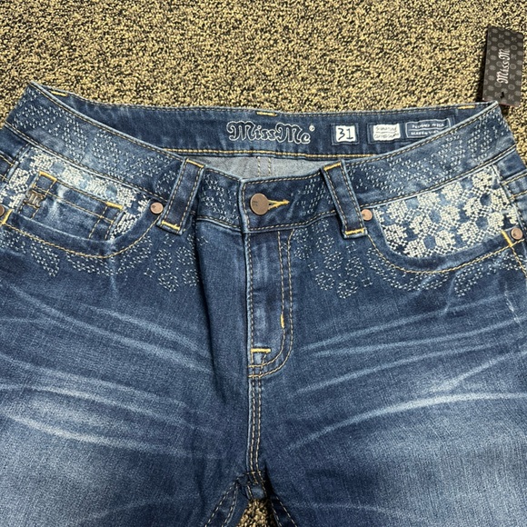 Miss Me Jeans W31 Stylish Blue Jeans with Embroidered Pockets- NWT - Picture 3 of 4